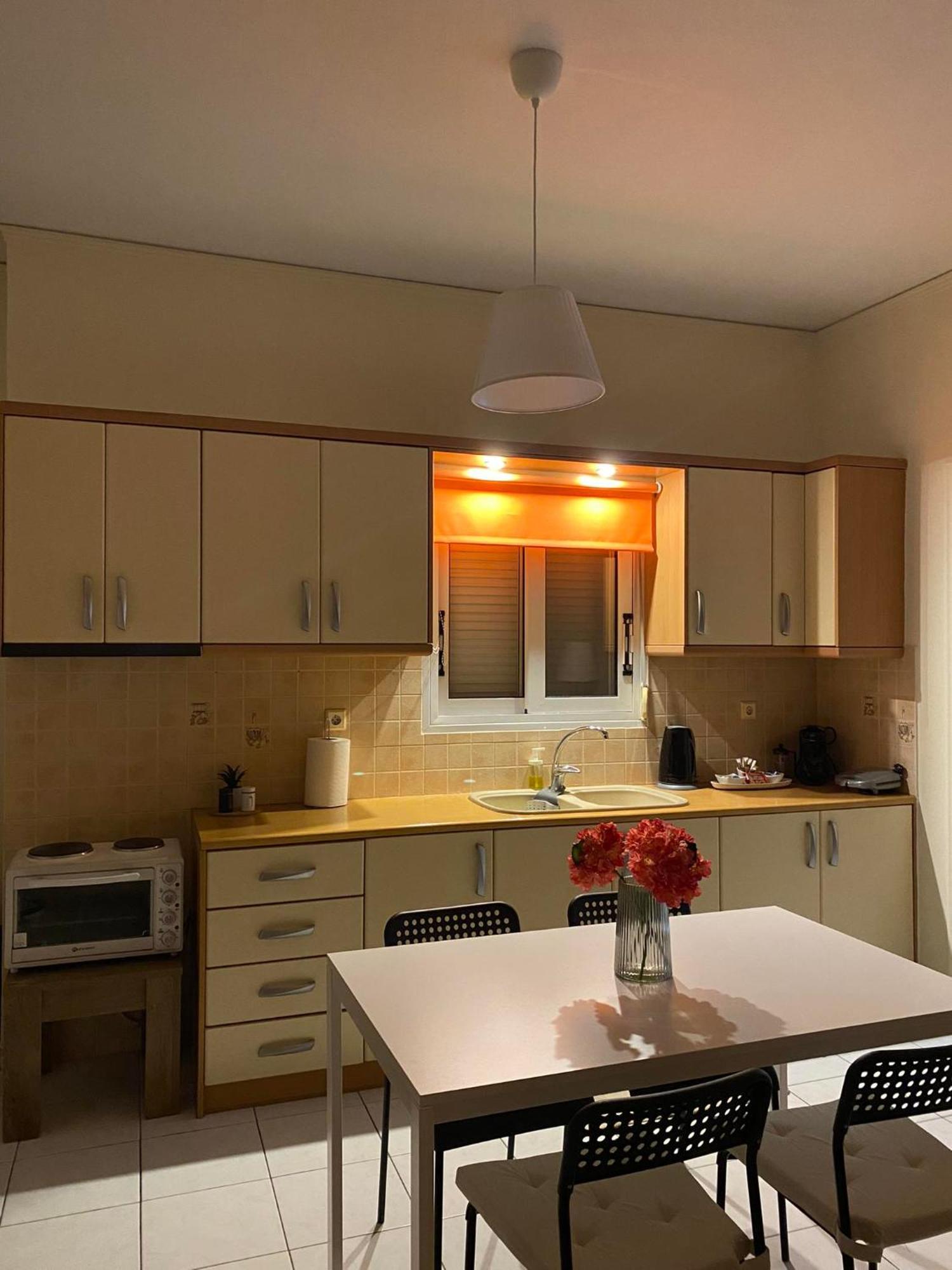 Nav Apart, Salamina Paloukia Esterno foto